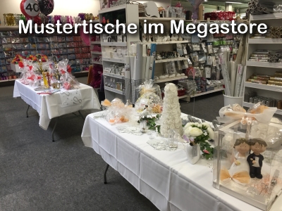 Deko Mustertische im Megastore